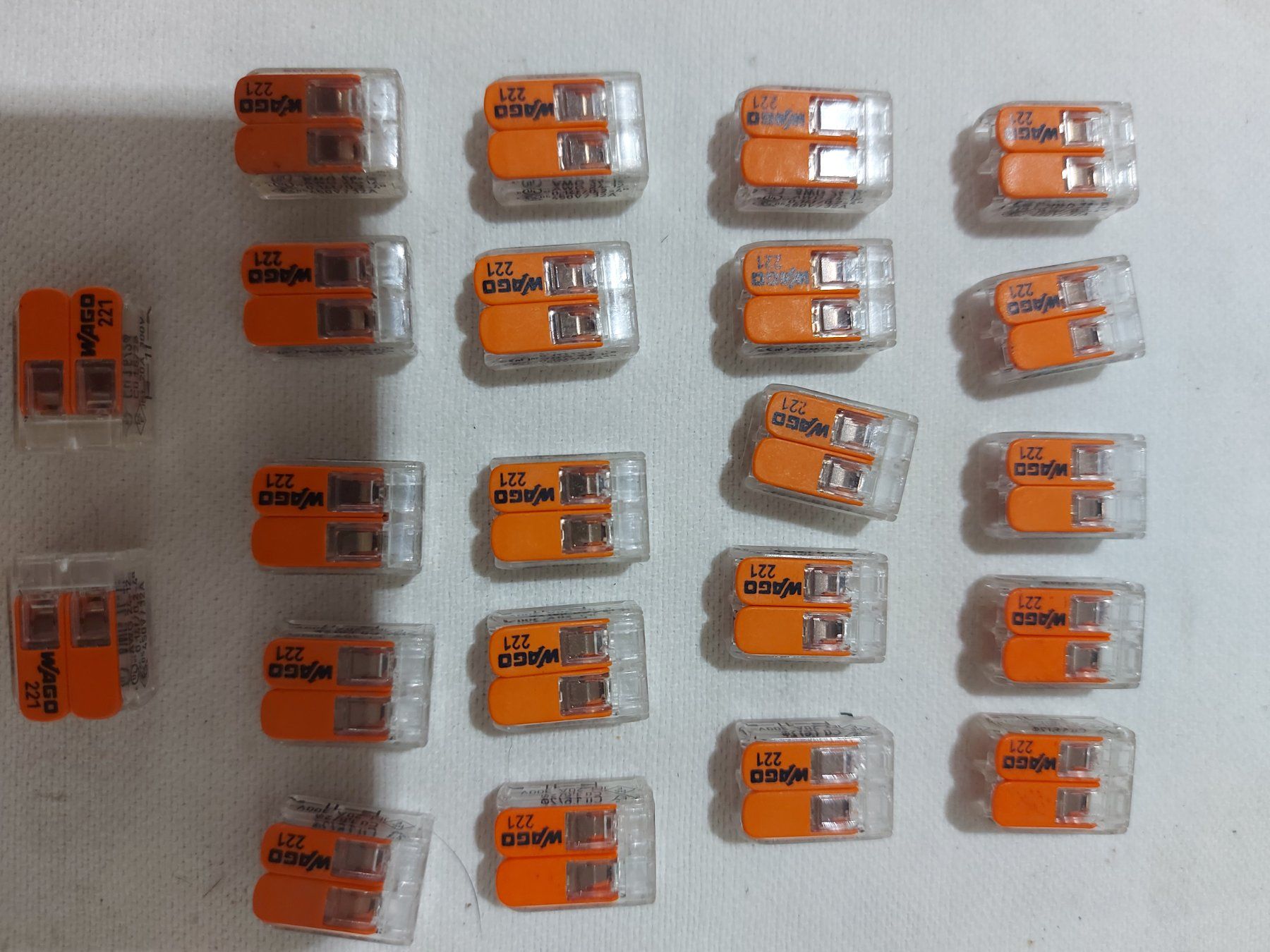 Componenti elettronici: WAGO Klemmen 221 SET mit 22 Stück – Usato da Rheinau venduto da profitronic.shop 6