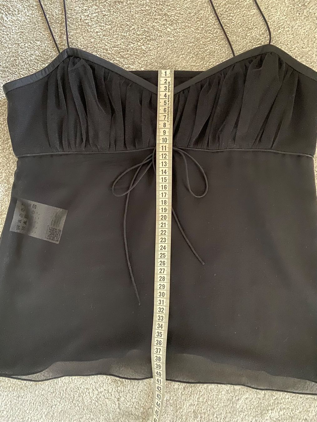 Hugo Boss Tops: Hugo Boss top – Gebraucht aus Novazzano von ige_cwq5 5