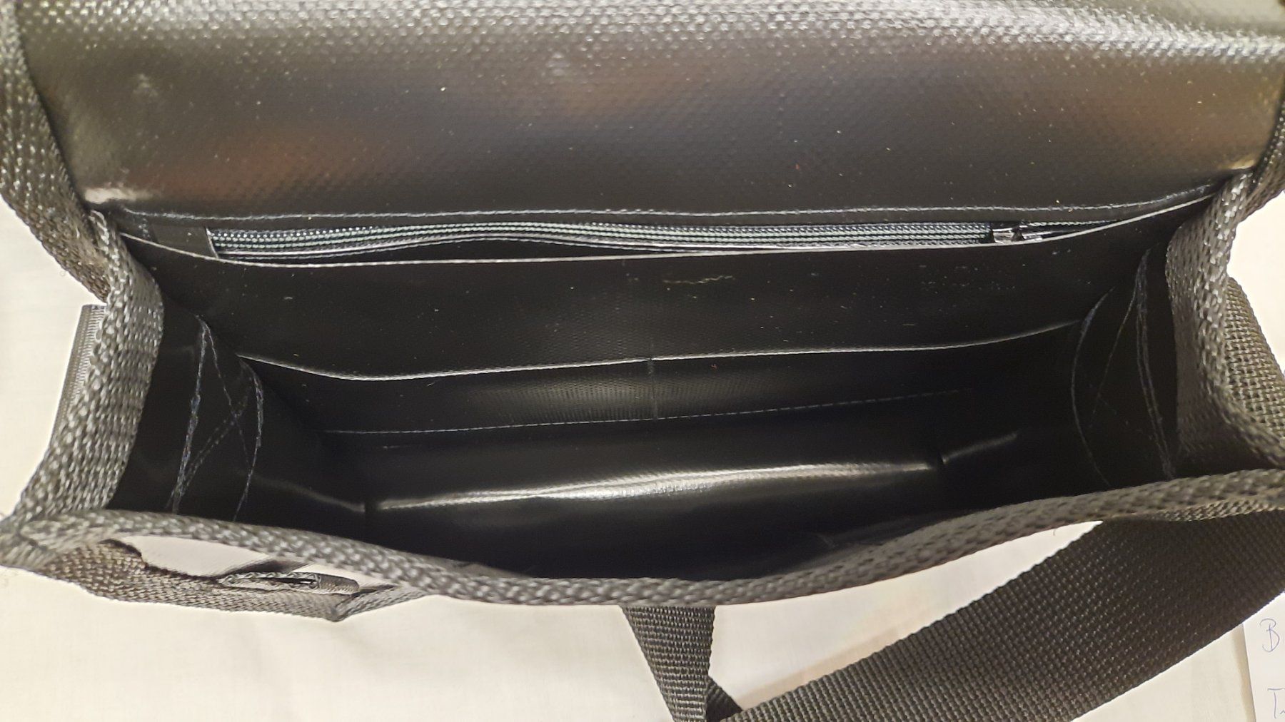 Sacs femmes: Blachen - Handtasche Neu CHF. 25.00 – Neuf (Voir description) à Spreitenbach par Margot-09 2