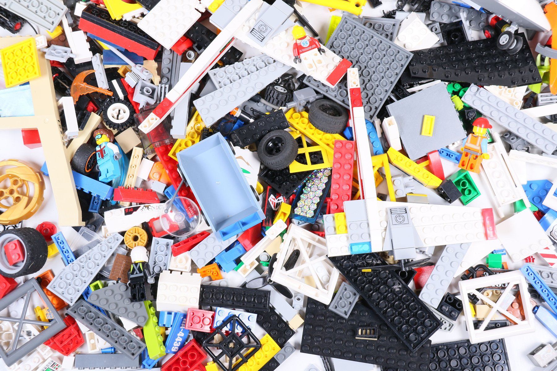 Lego Baukästen: 1.5 kg. Legoteile mit Minifiguren – Gebraucht aus Hettlingen von Scholi99 1