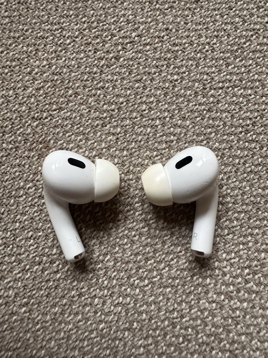Apple Cuffie: AirPods Pro 2nd Gen with Charging Case - Excellent Condition – Nuovo (secondo la descrizione) da Zürich venduto da chayen 9