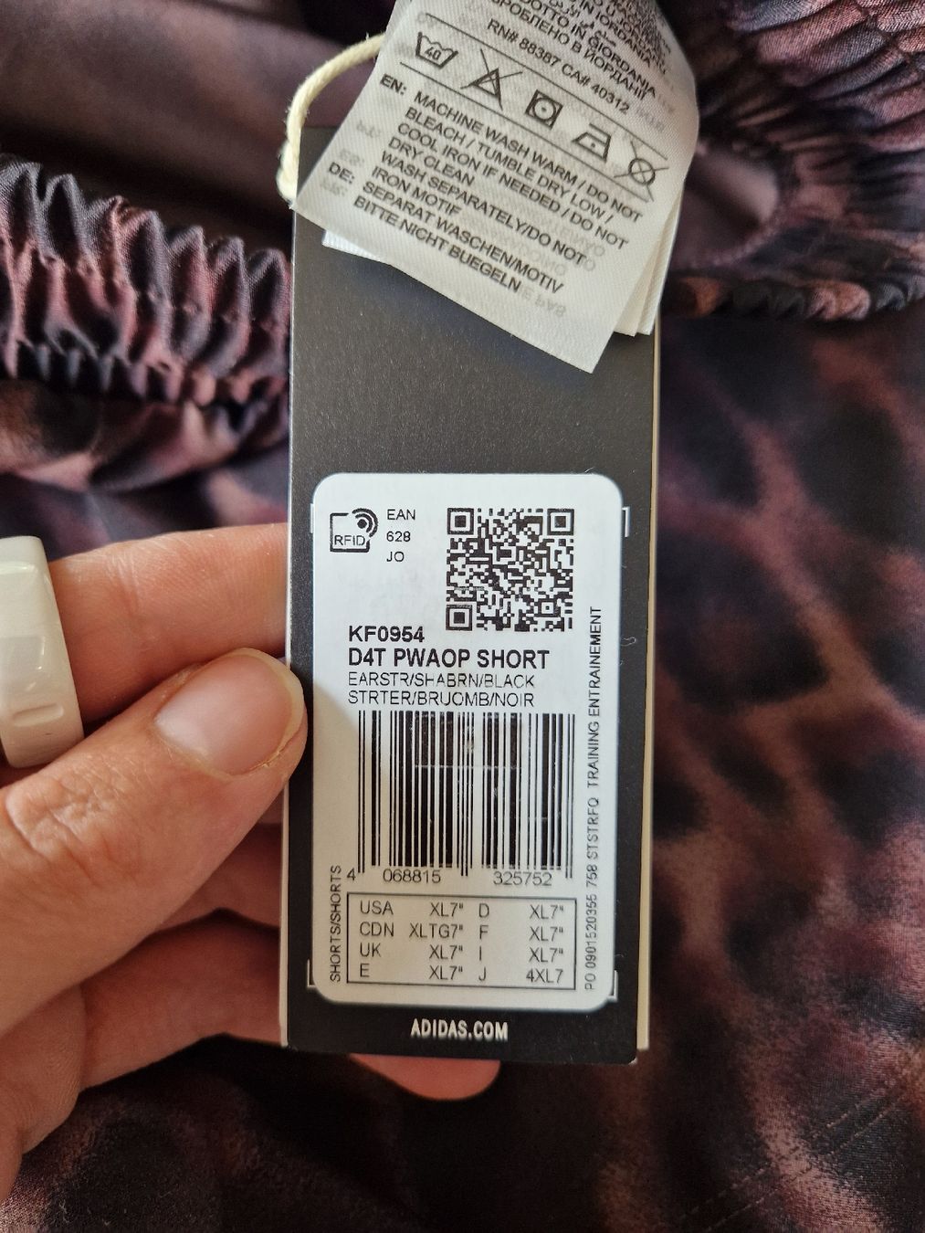 Adidas Pantaloni: Adidas Shorts Leopardenmuster – Nuovo e nell'imballaggio originale da Bern venduto da lir_k5g6 2