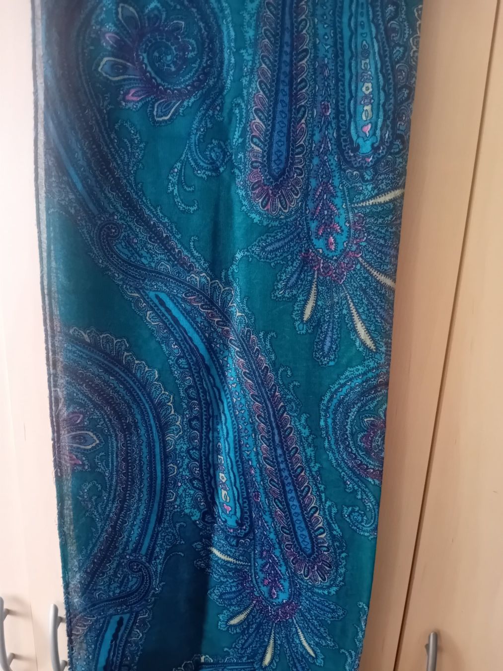 Foulards, Tücher & Schals: Schal aus 100% Viscose – Gebraucht aus Allschwil von Beautyskin 1