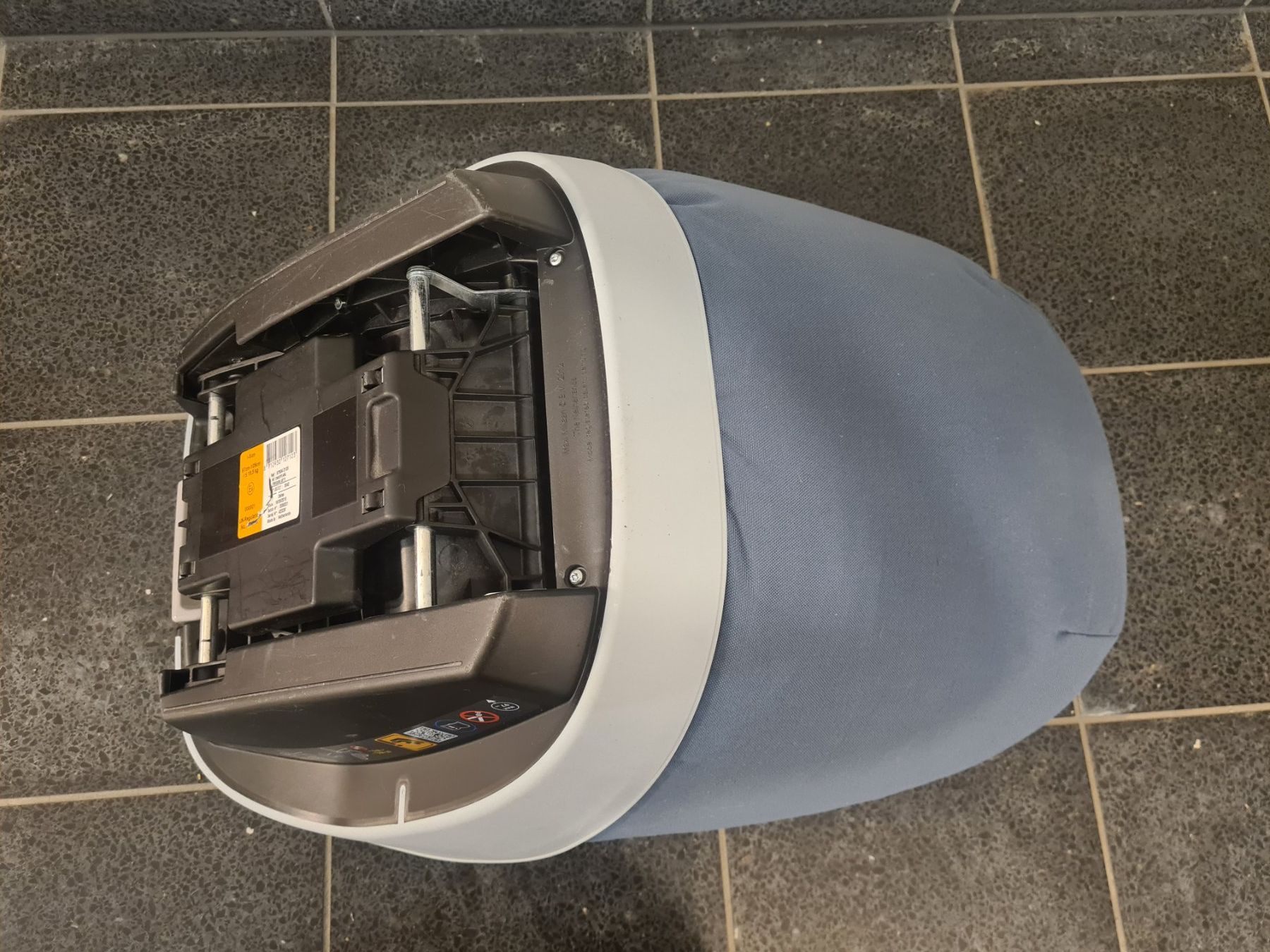 Maxi-Cosi Seggiolini per auto: Maxi-Cosi 2wayPearl Kindersitz – Usato da Zumikon venduto da daryona 2