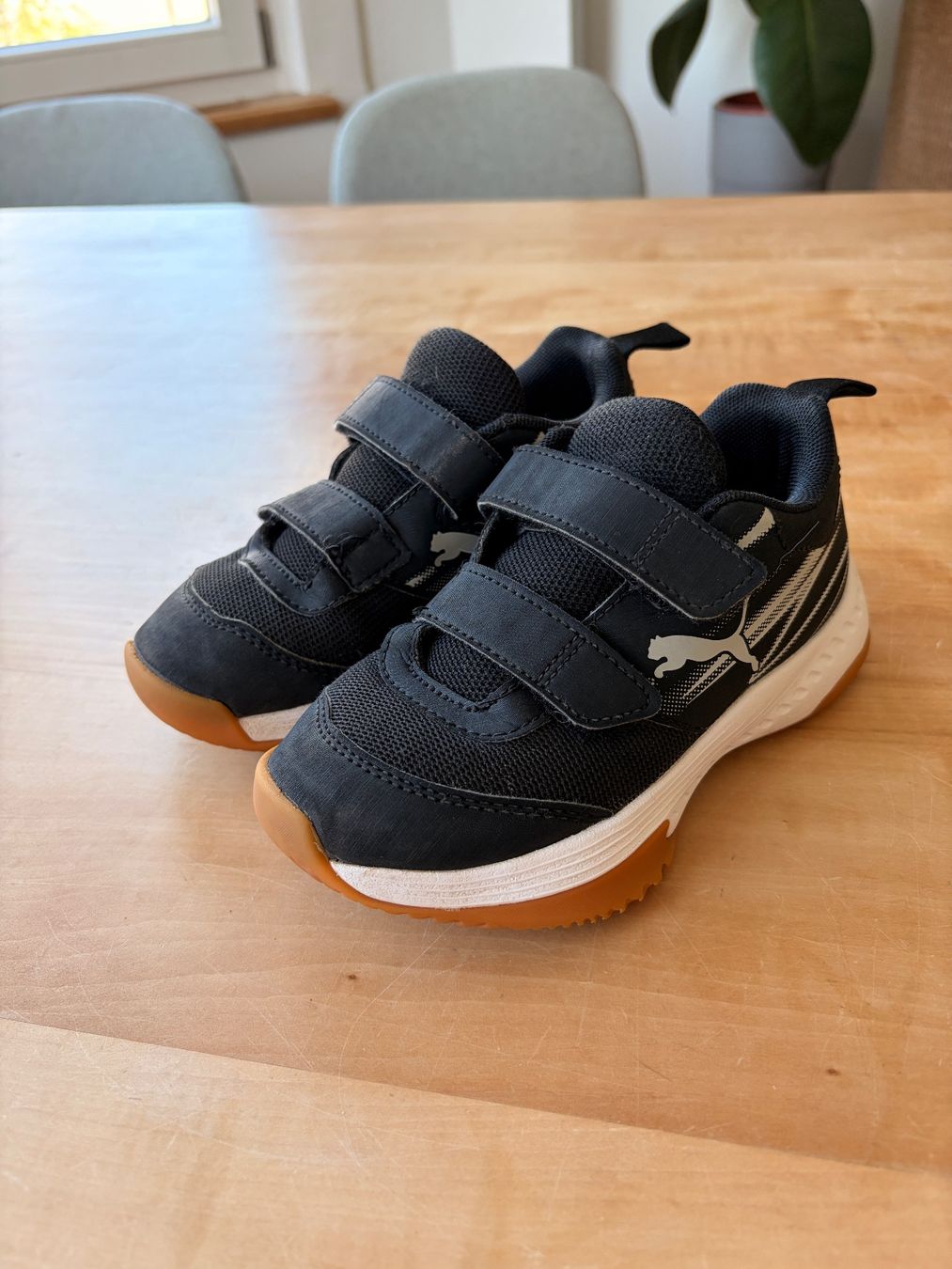Scarpe per ragazzi: Kinder Sneakers Puma Gr.28 – Usato da Bern venduto da EkatKhat