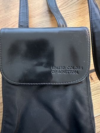 Elegante United Colors Benetton Kleine Handtasche, schwarz