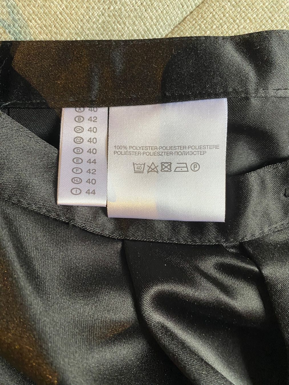 Röcke: Elegant black satin skirt – Gebraucht aus Regensdorf von heg_h8cq 3