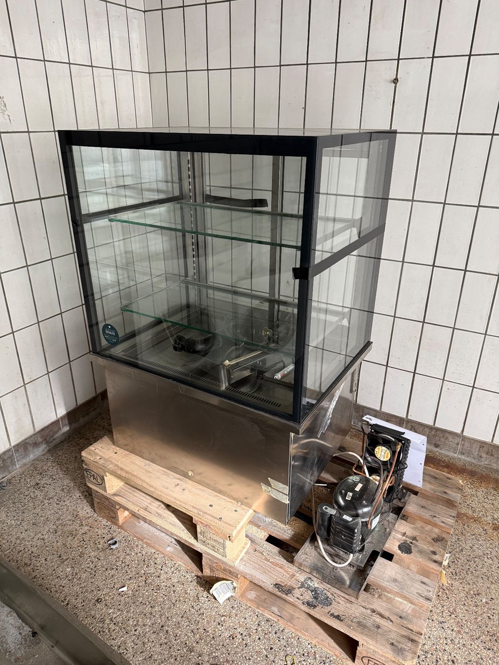 Vetrine: Kühlvitrine Einbau 90x60x50 – Usato da Bern venduto da RS-Outlet