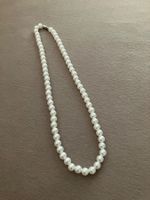 Eleganter Modeschmuck, weisse Perlen Imitations Kette, 45 cm