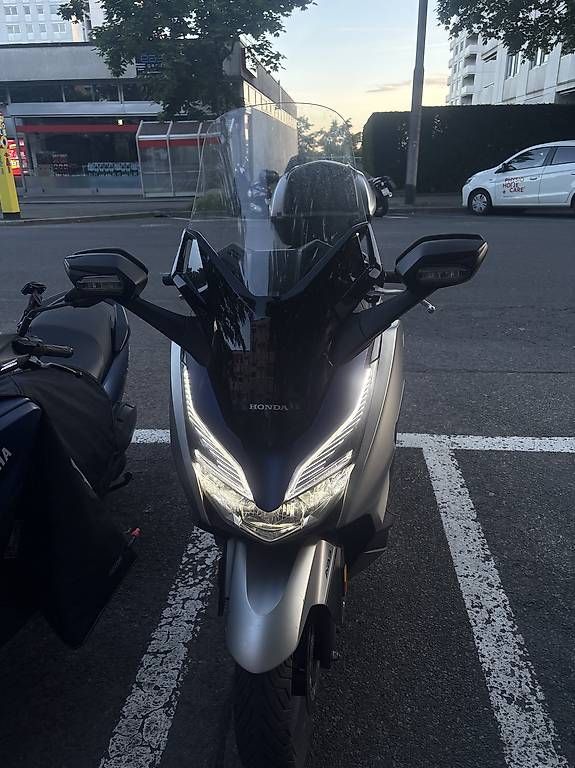 Honda Scooter: Honda Forza 125  2019 – Usato da Lausanne venduto da dyl_xzn7 2