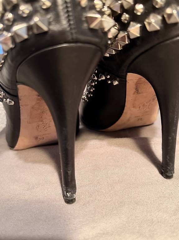 Alexander Mcqueen Scarpe da donna: Alexander McQueen Studded Peep-Toe Booties, Grösse 39 – Usato da Zürich venduto da danamihaela12 3
