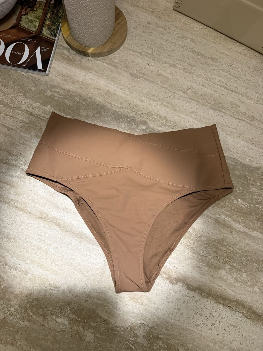 H&M Badekleider & Bikinis: High Waist Briefs Brown Size 38 – Gebraucht aus Dübendorf von ReLoved_Fashion_ZH