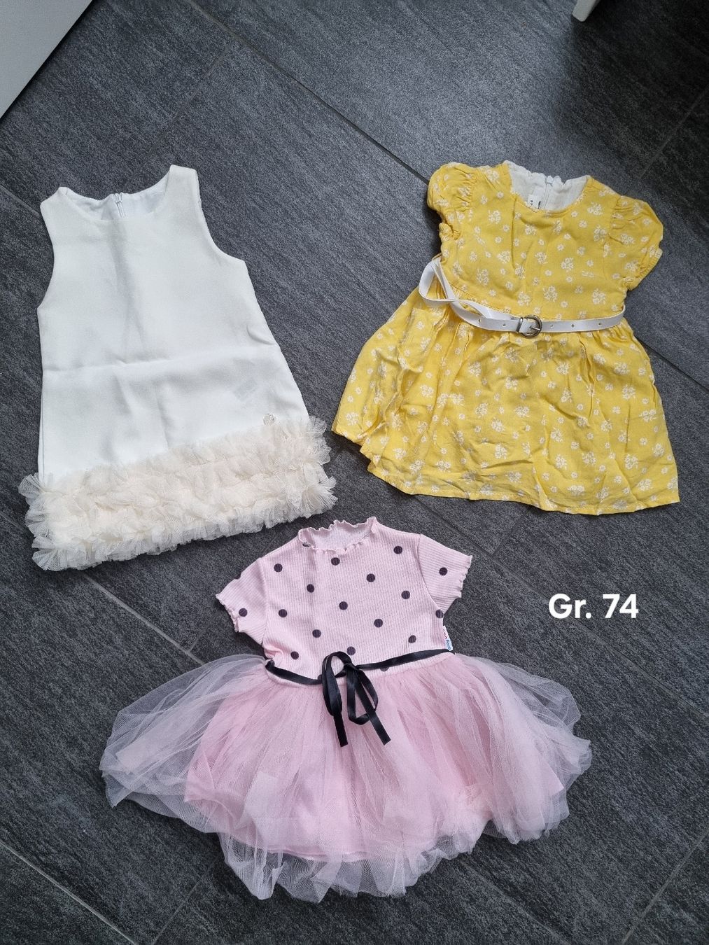 Lotti & Set di vestiti: Kleider Gr. 74 – Usato da Rüti ZH venduto da CananK.