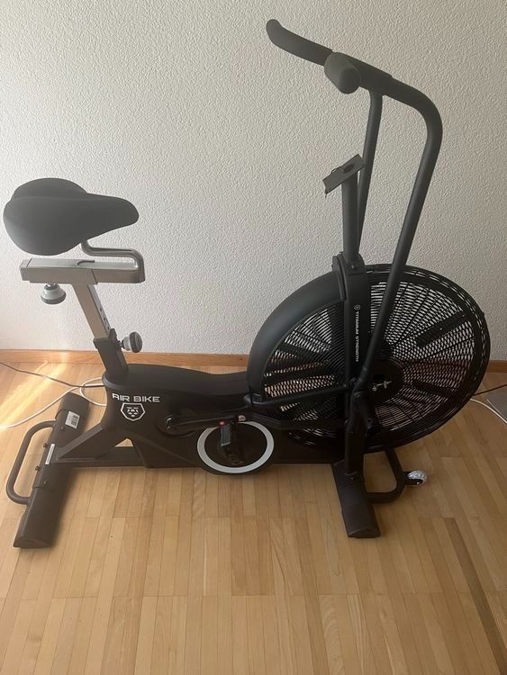 Hometrainer: Titanium Air Bike V3 + Windschutz – Usato da Amriswil venduto da monokel 1