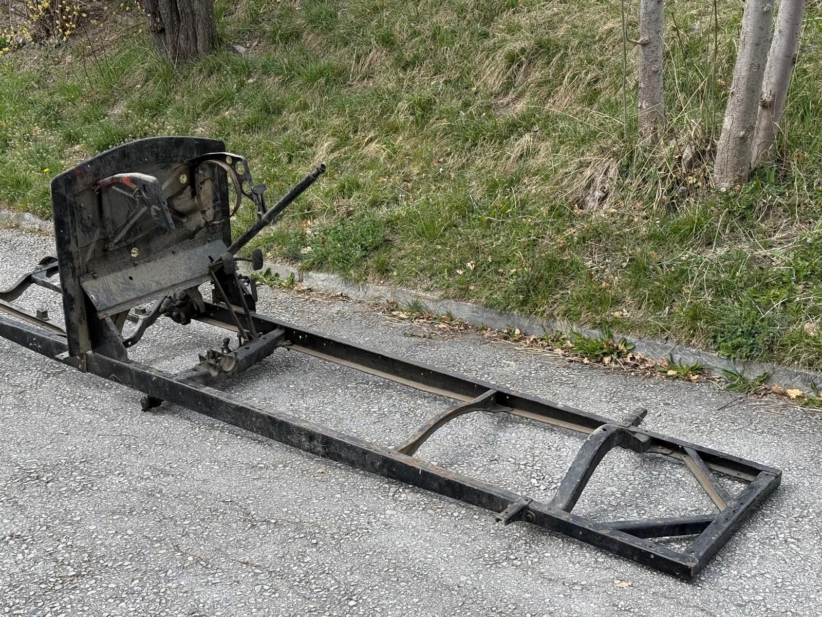 Renault Tutti pezzi di ricambio auto: Châssis Renault NN 1927 – Usato da Sierre venduto da OCNL 1