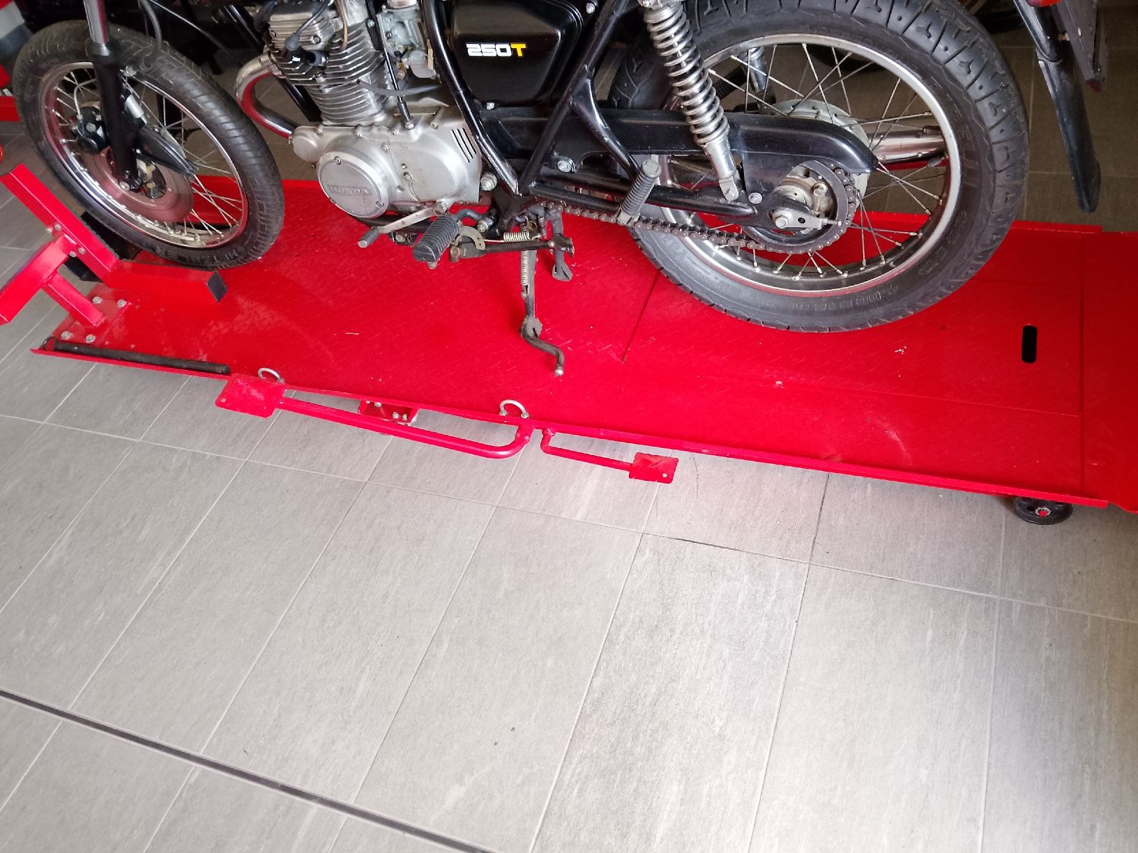 Piattaforme elevatrici: Motorrad/Roller Lift – Nuovo (secondo la descrizione) da Däniken SO venduto da officina82