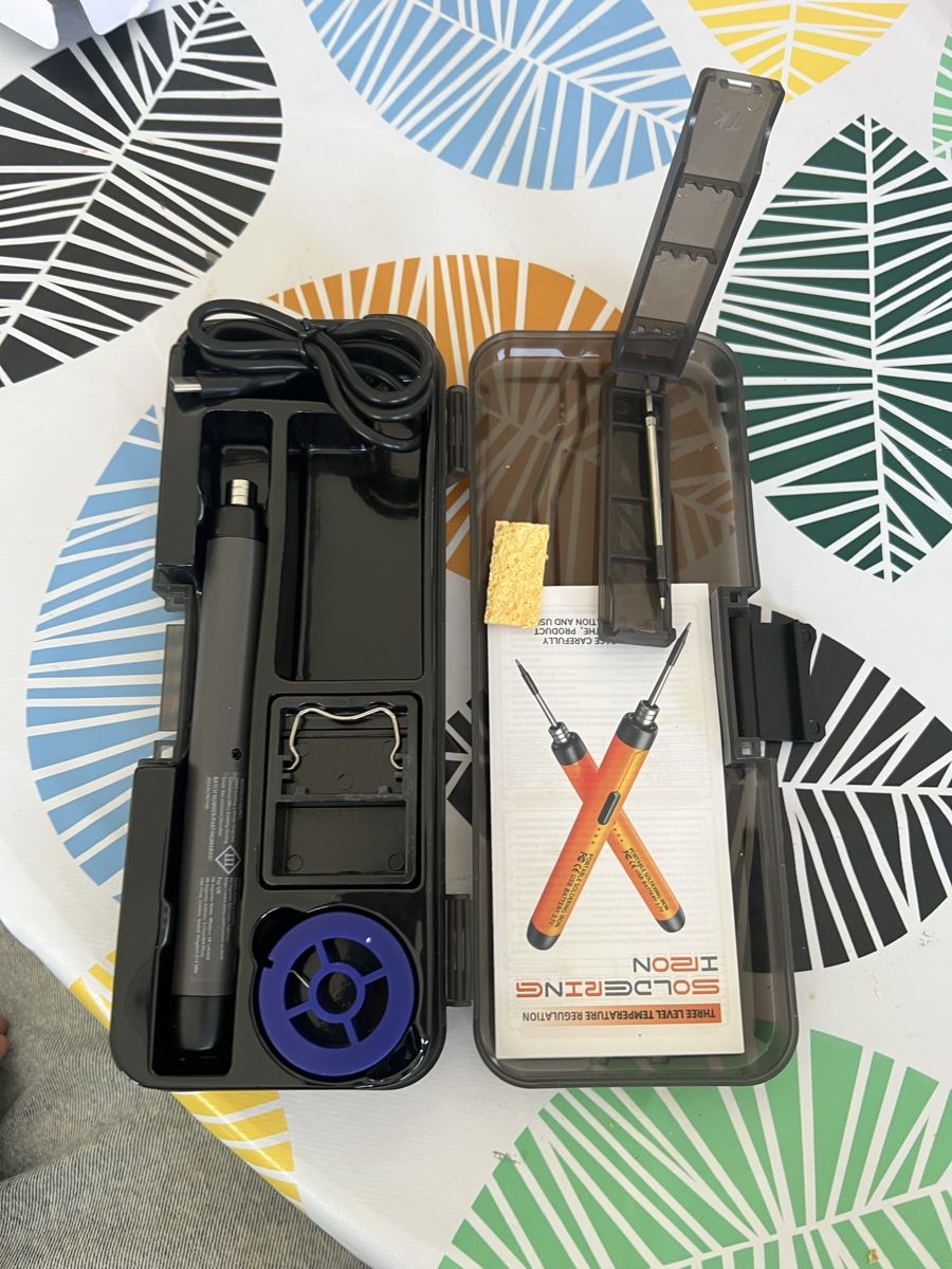 Altri Prodotti per fumatori: Fer à souder portable rechargeable USB, idéal DIY – Nuovo e nell'imballaggio originale da Urtenen-Schönbühl venduto da Big.sanad