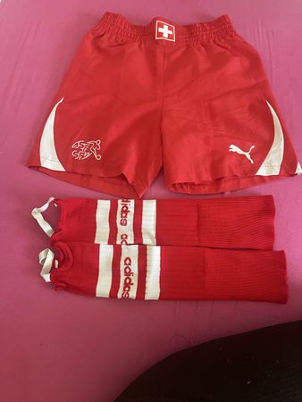 Fussballset Schweiz Puma und Adidas rot Grösse M