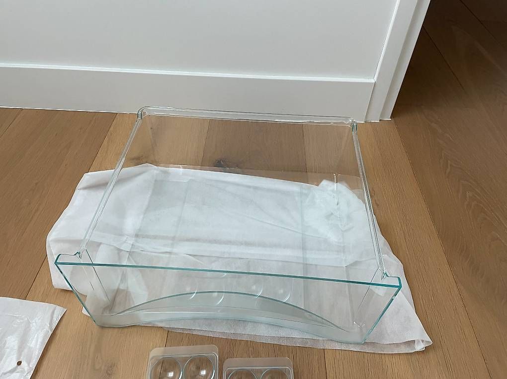 Frigoriferi: Miele Gemüseschublade Kühlschrank – Usato da Lyss venduto da mar_fyg5 2