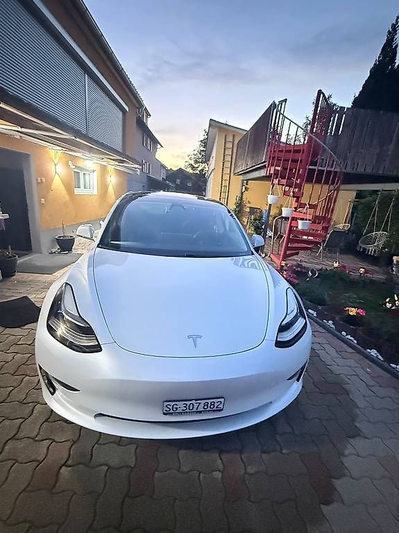 Automobili: Tesla Model 3 Dual Motor  – Usato da Amriswil venduto da fat_jrt9