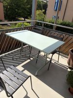 Gartentisch hellgrün Metall in gutem Zustand