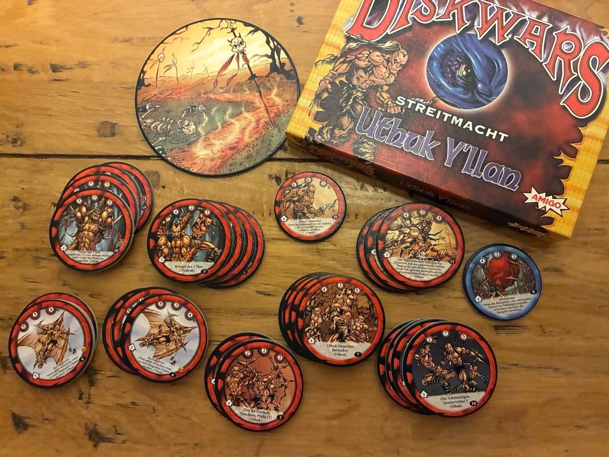 Amigo Giochi: Disk Wars - Table Top Set mit allen Fraktionen – Usato da Solothurn venduto da sebastianernst87 7