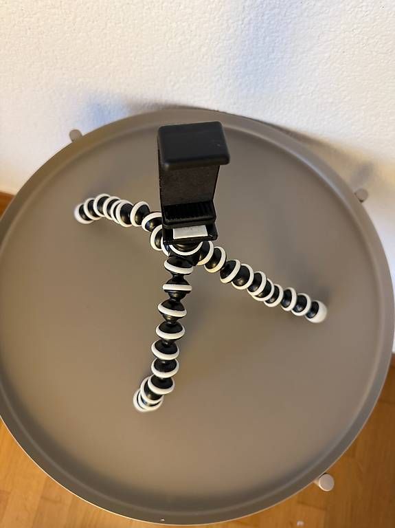 Halterungen: Flexibles Mini-Stativ mit Handyhalterung – Gebraucht aus Zürich von max_z2l2 1