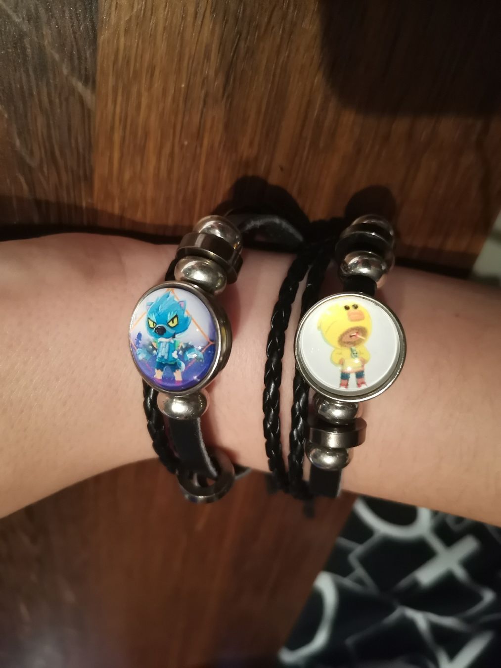 Lotti & Set di vestiti: Brawl Stars Set, 2 Shirts + 3 Armbänder – Usato da Oftringen venduto da januarloch 5