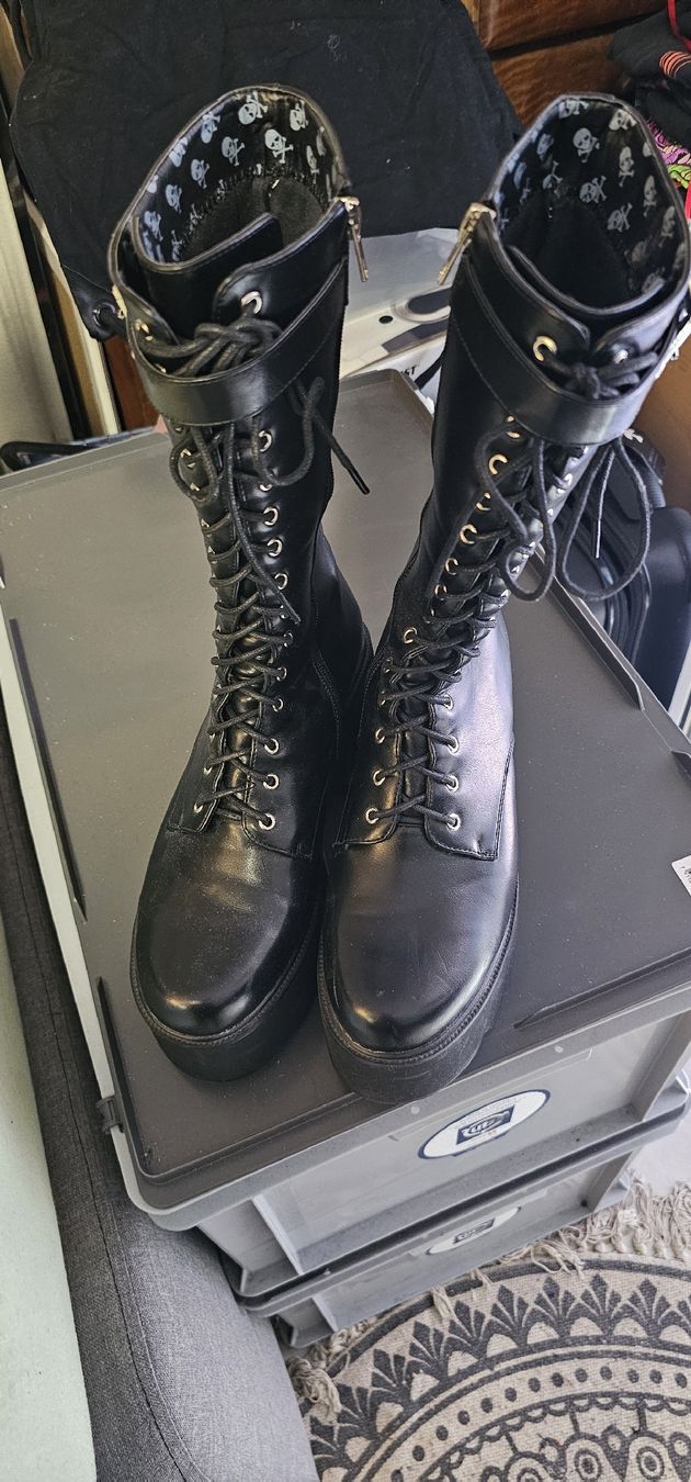 Scarpe da donna: Gothic - Punk Lamoda Stiefel Gr.41 – Usato da Zürich venduto da Daniela51 2