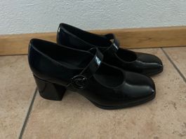Catwalk Lackpumps / Mary-Jane-Pumps schwarz – Gr. 37