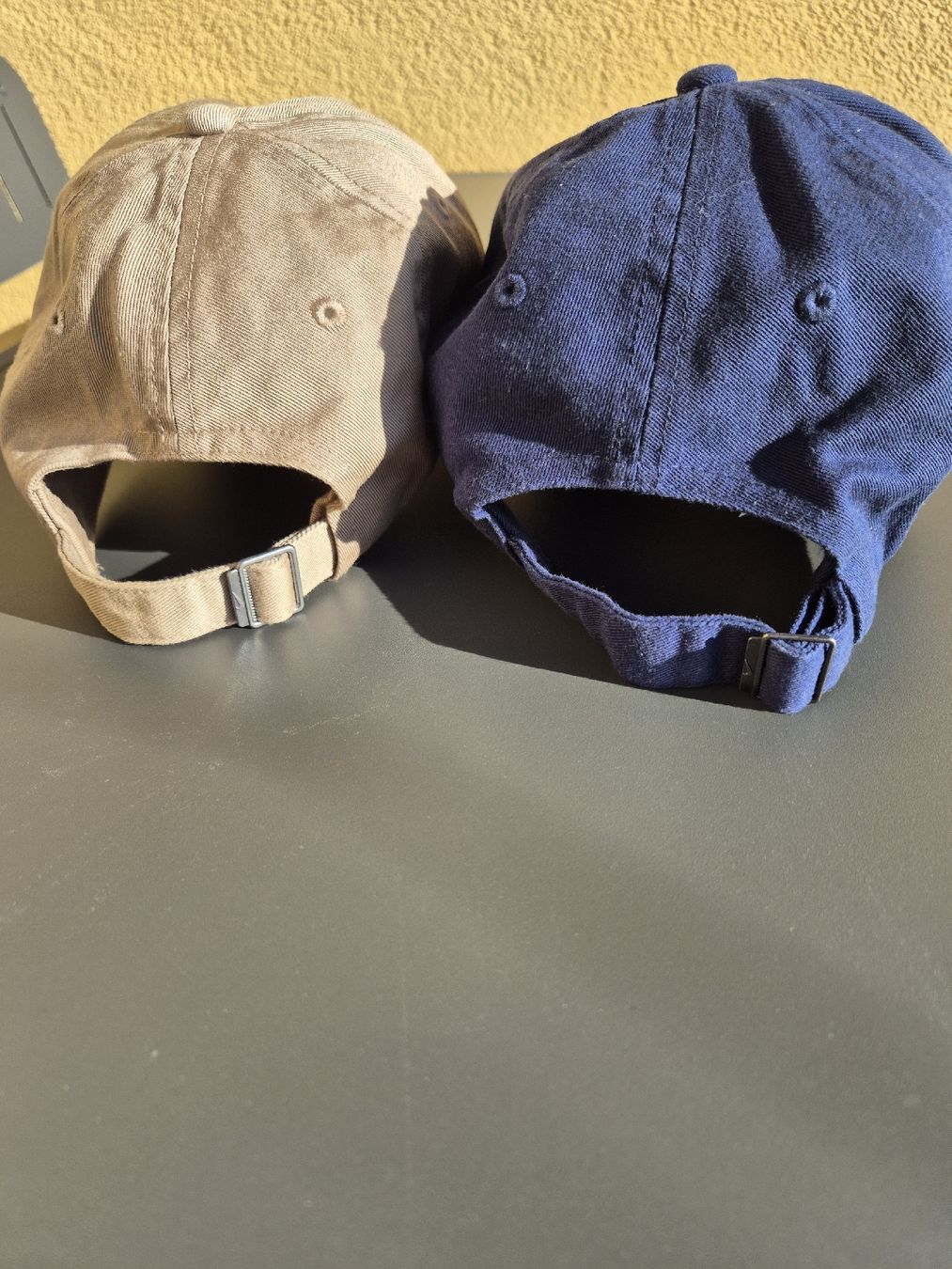 Nike Altro in  Abbigliamento & Accessori: 2xCaps-Nike – Usato da Altstätten SG venduto da Shila8schwarz 1
