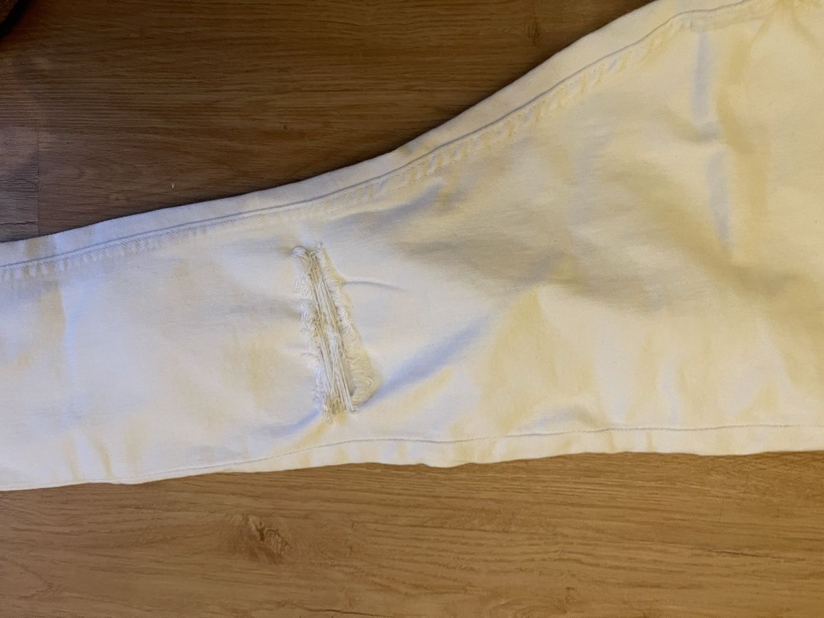 Bershka Jeans: Weisse Bershka herrenjeans – Gebraucht aus Bern von Piratamorgan 2