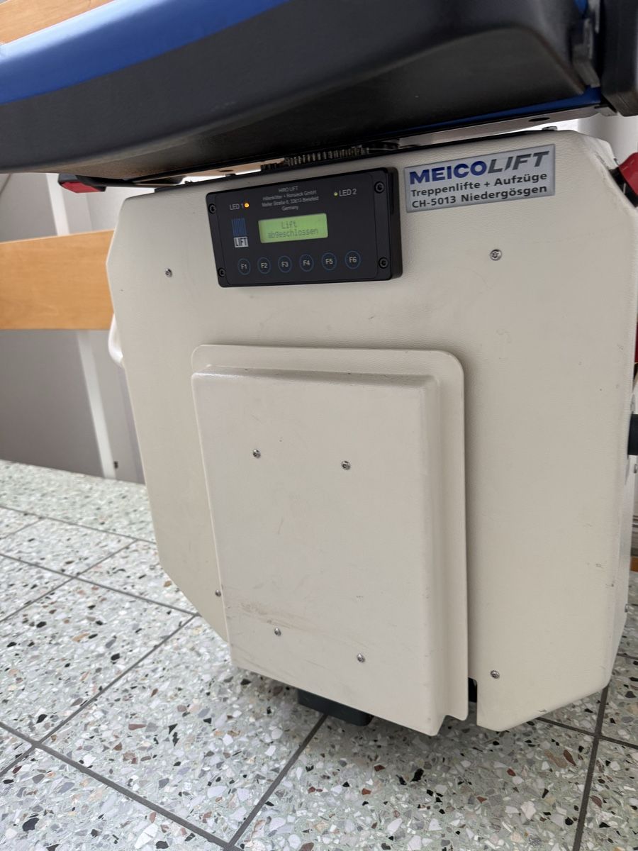 Sedie a rotelle: Treppenlift HIRO 160 Quadro – Usato da Rüfenach AG venduto da innovation-market 3