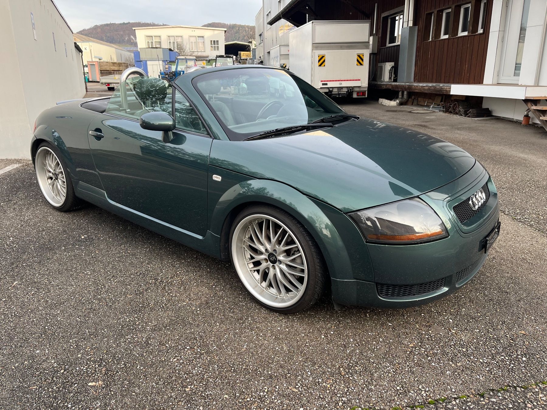 Audi Autos: Audi TT 8N 1.8 – Gebraucht aus Rickenbach BL von