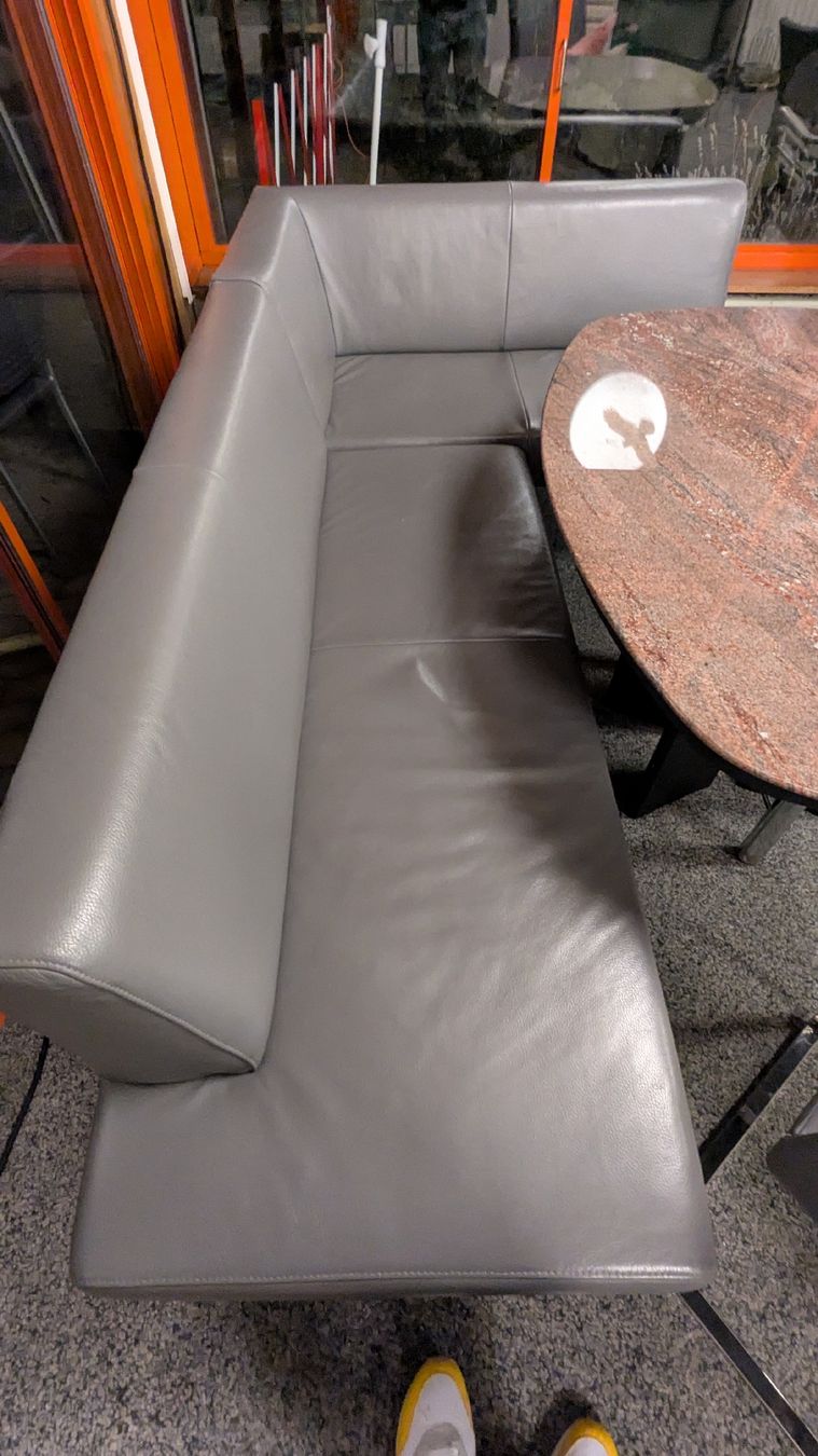 Tavoli: Marmortisch mit Sofa – Usato da Arbon venduto da nolodon 5
