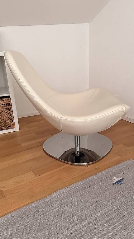 Poltrone: Eleganter Leder-Drehsessel  Weiss – Usato da Hochdorf venduto da Lilporto 2