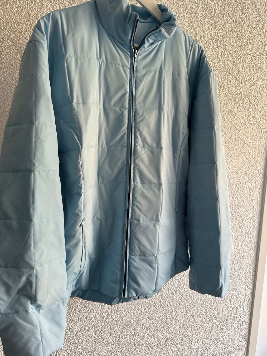 Jacken: Warme hellblaue Winterjacke – Gebraucht aus Bettlach von win_z8sd 2
