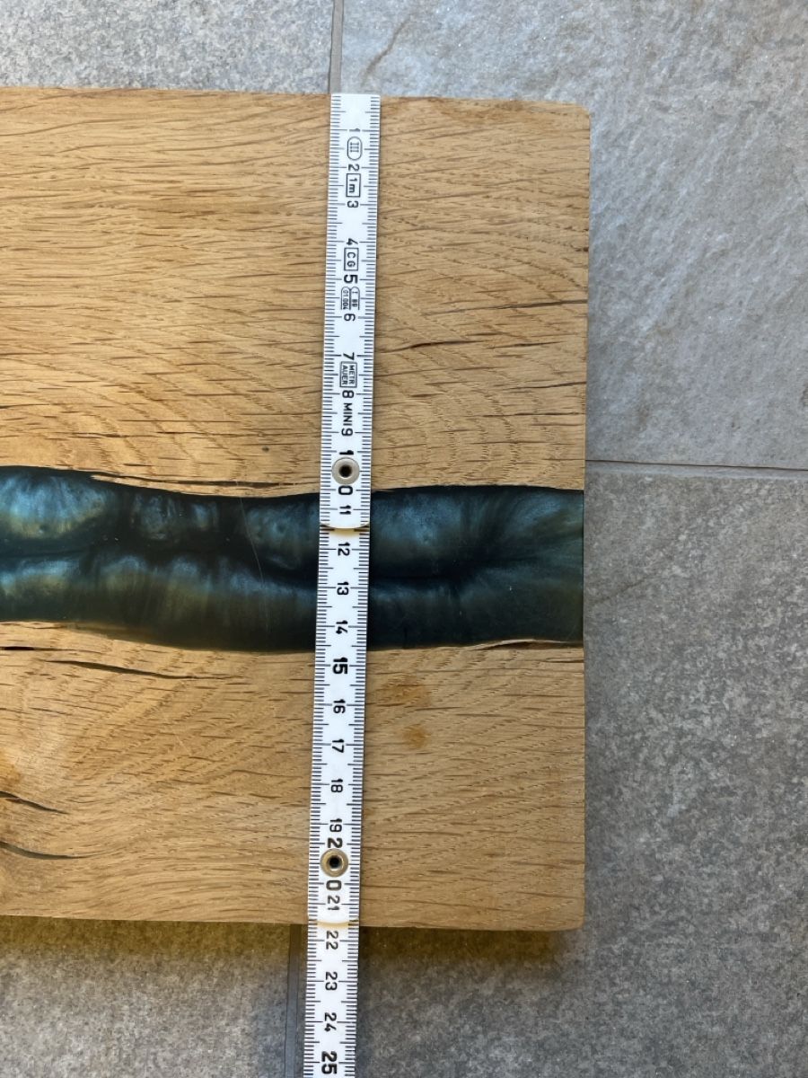 Articoli in legno: Holzbrett mit Epoxidharz Flussdesign – Usato da Basel venduto da sophcollector 1