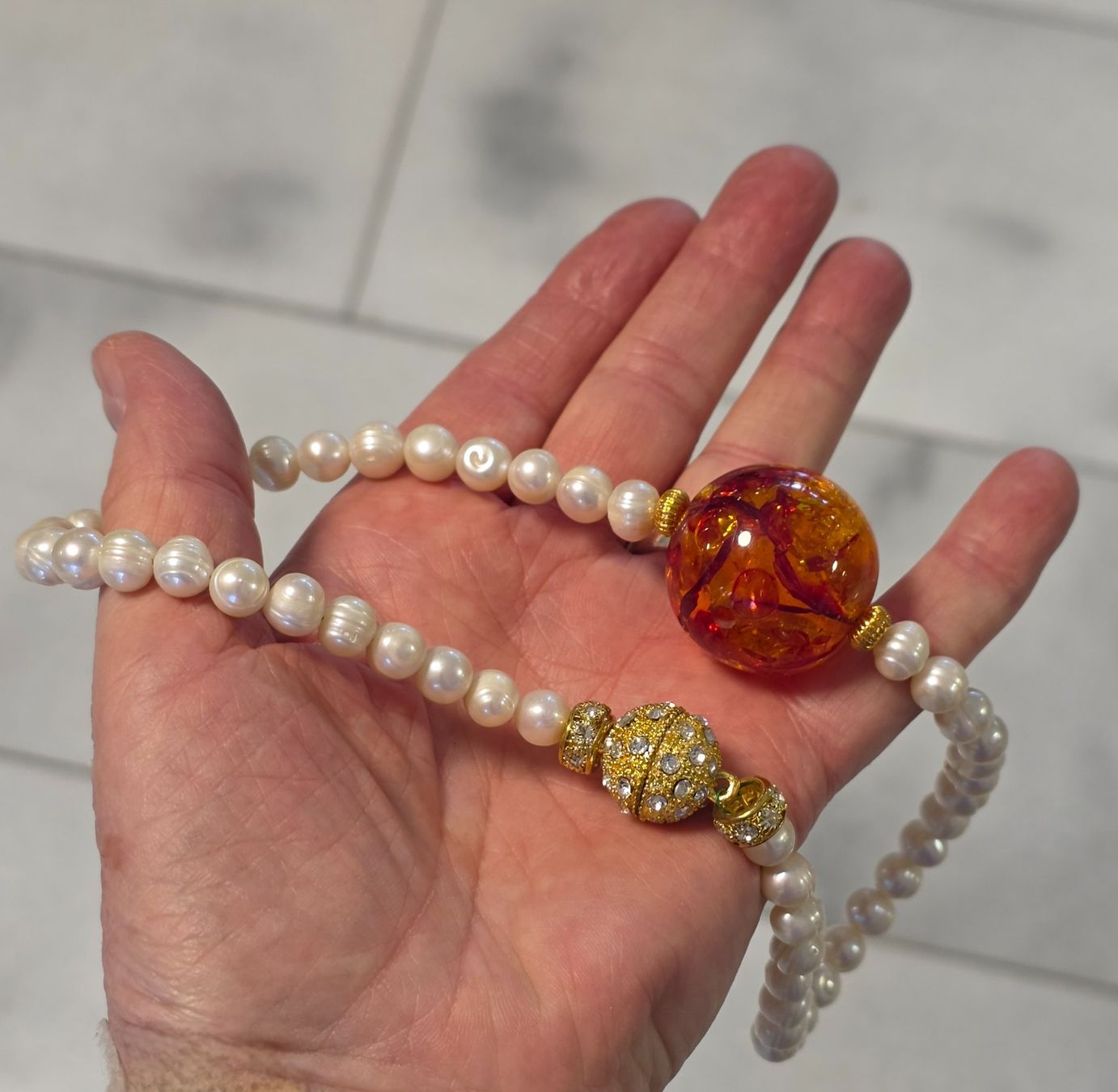Catenine: Perlenkette mit Bernsteinkugel – Nuovo (secondo la descrizione) da Zürich venduto da ben_mn5h 7