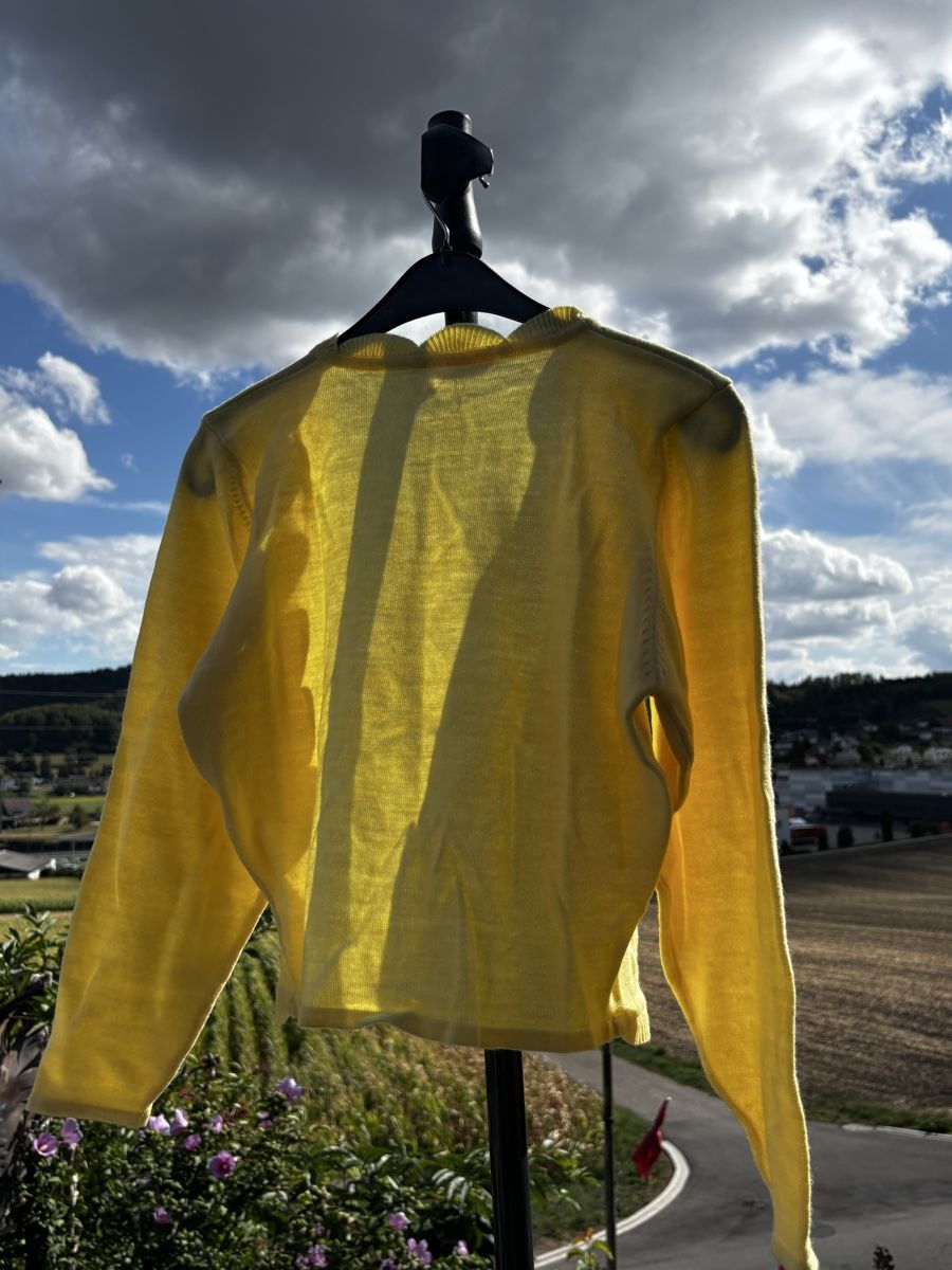 Jacken: Gelbes Jäckchen 🌻  – Gebraucht aus Walterswil SO von Sunshineyupi 1