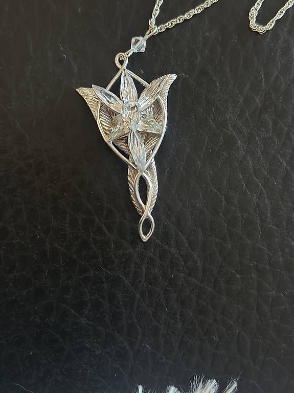 Swarovski Ketten: Herr der Ringe Silber Halskette/Kette – Gebraucht aus Arisdorf von wha_2ht8