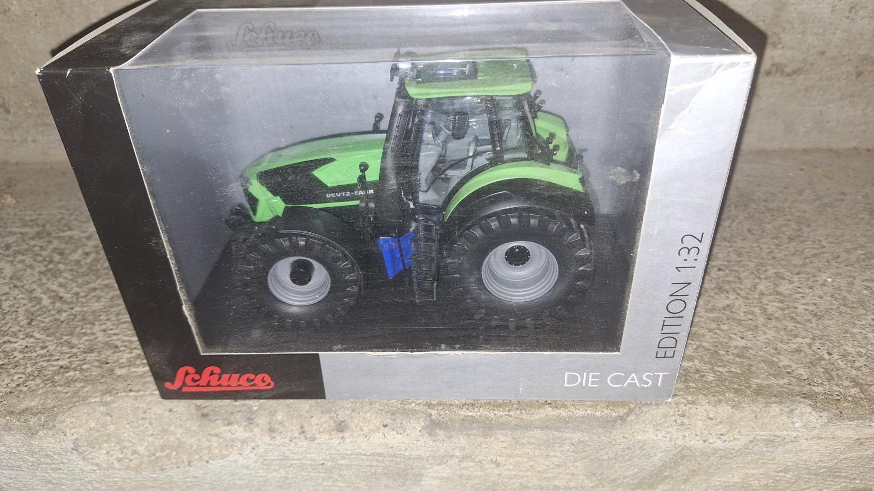 Schuco Kit di modellismo & Modellini statici: Modelltraktor – Nuovo e nell'imballaggio originale da Birrhard venduto da Schrot70