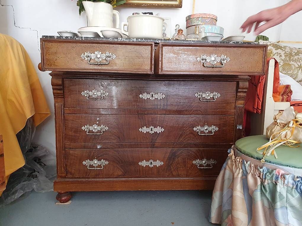 Commodes: Alte Kommode mit Marmorplatte – D'occasion à Seengen par Ladixen 2