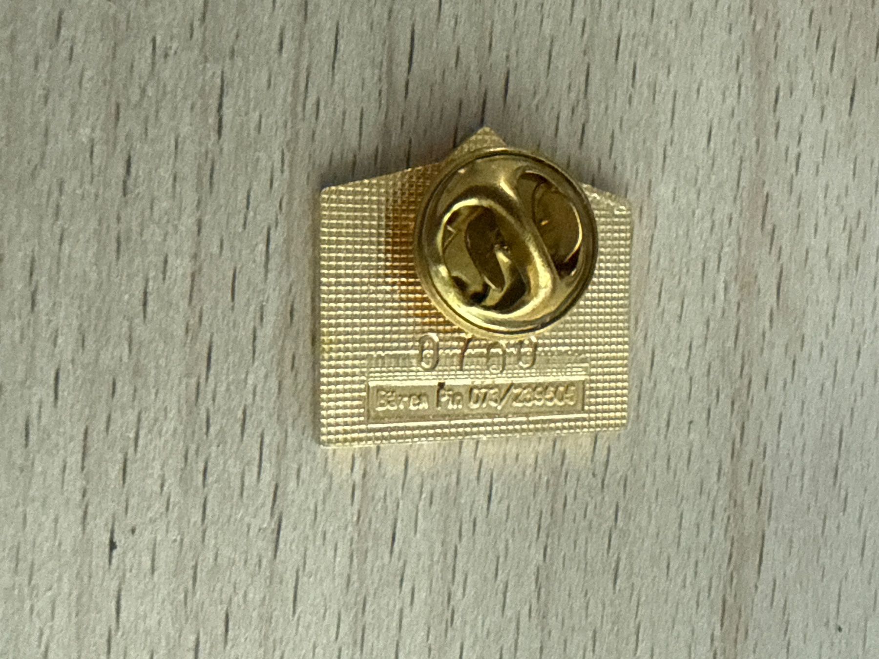 Plaquettes & Badges: Pin GOLDSCHMIEDE ARS ET AURUM – D'occasion à Glattbrugg par Schweigmatt 1