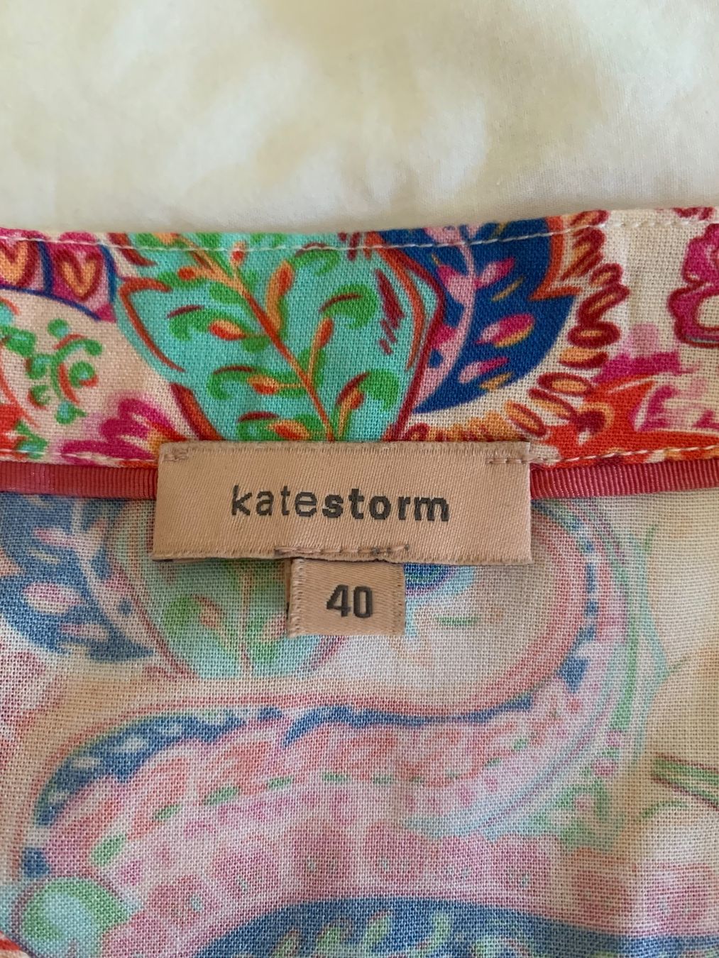 Camicette: Katestorm Bluse – Usato da Ennetbaden venduto da usemiste 3