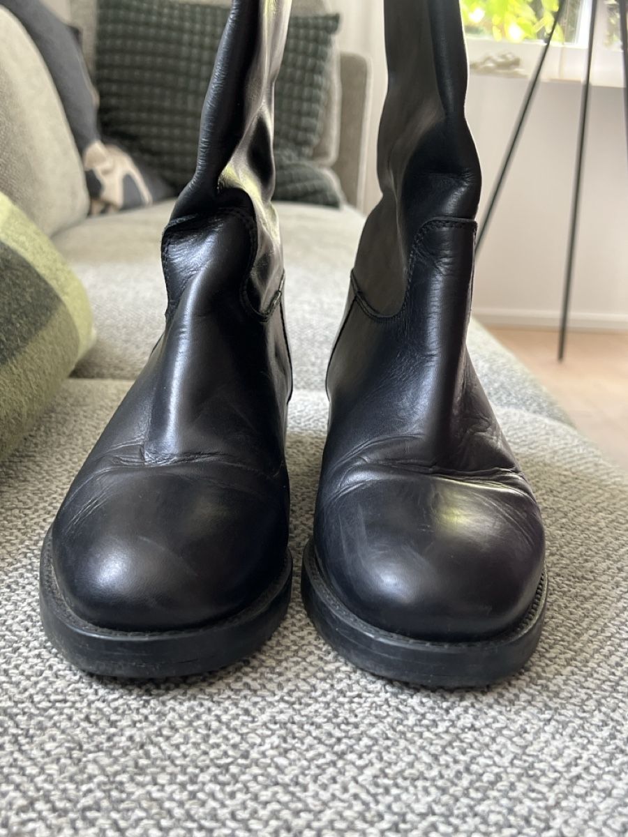 Navyboot Chaussures femmes: Schwarze NAVYBOOT Lederstiefel, Gr. 38 – D'occasion à Schaffhausen par Halu279 7