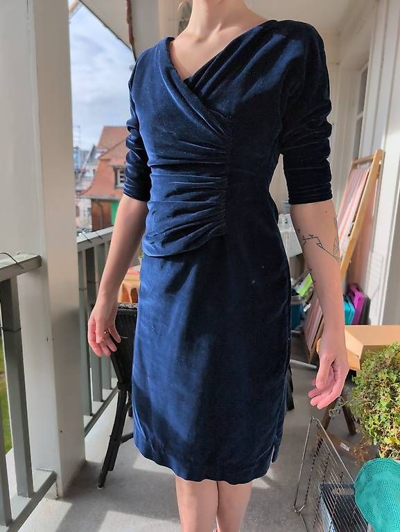 Kleider: Samtkleid Midilänge, dunkelblau, Gr. S – Gebraucht aus Zürich von Dory12 1