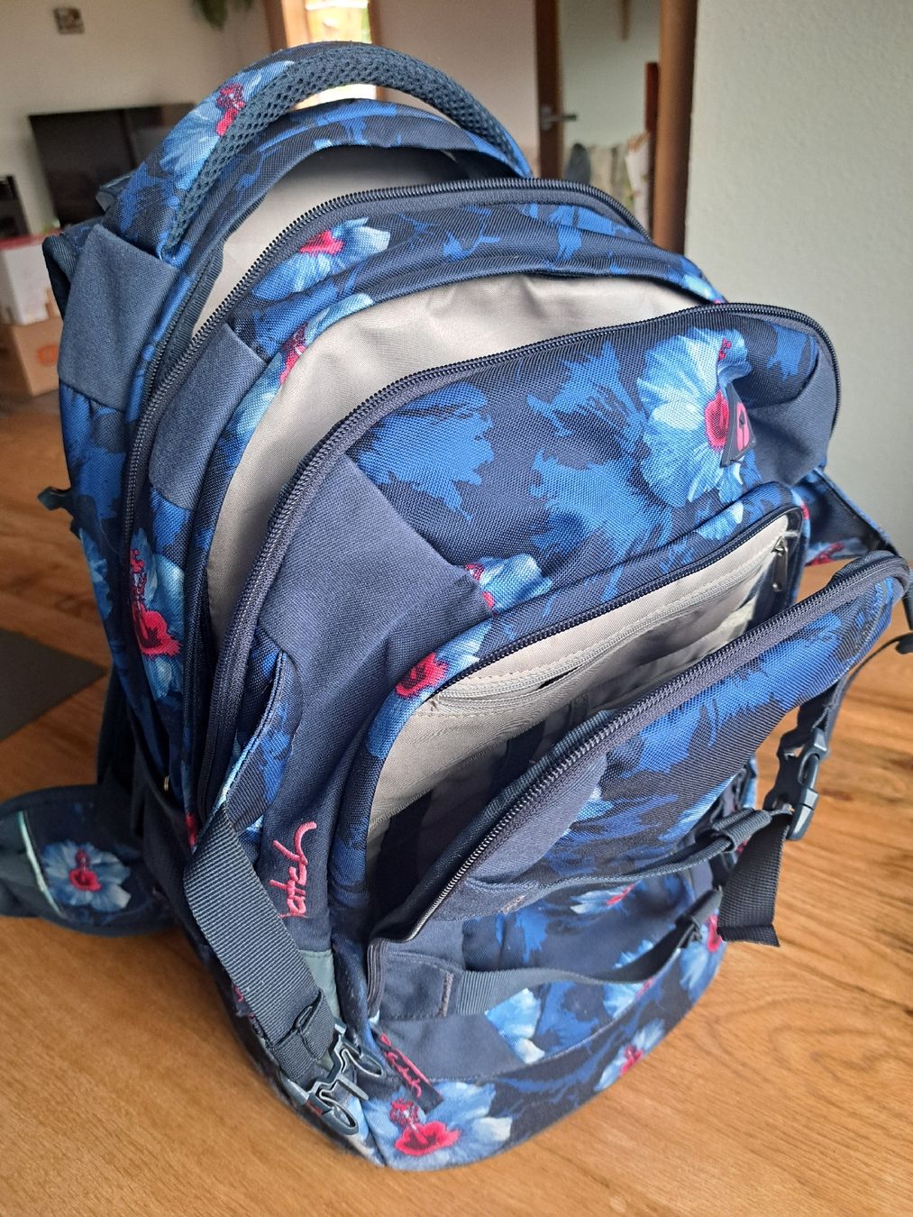 Satch Borse & Zaini: Schulrucksack Satch blau mit Blumenmuster gebraucht – Usato da Frutigen venduto da FranziskaEckert84 3