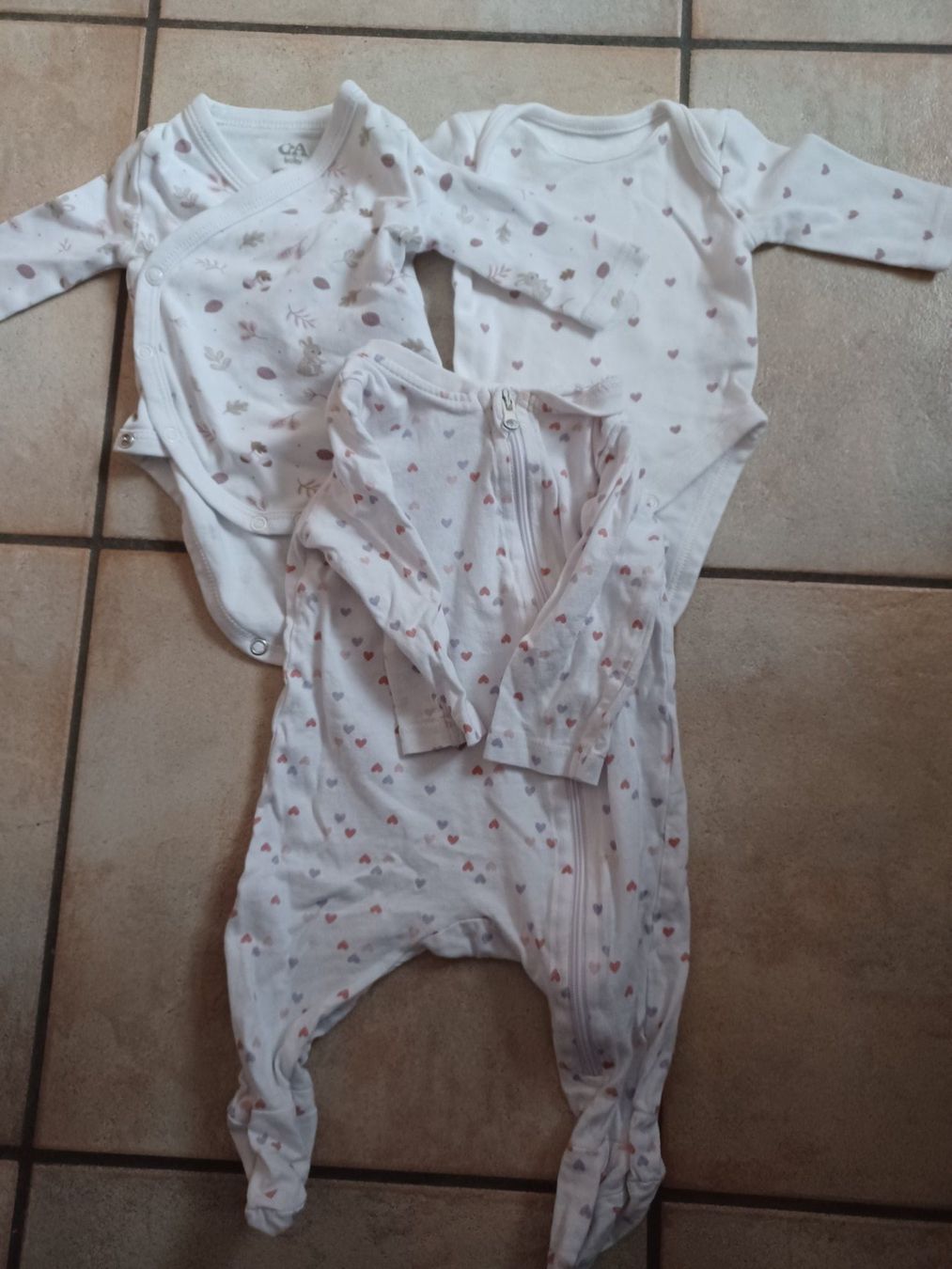 Lotti & Set di vestiti: 31 teiliges Mädchen Paket 50/56 – Usato da Matt venduto da Remonso 1