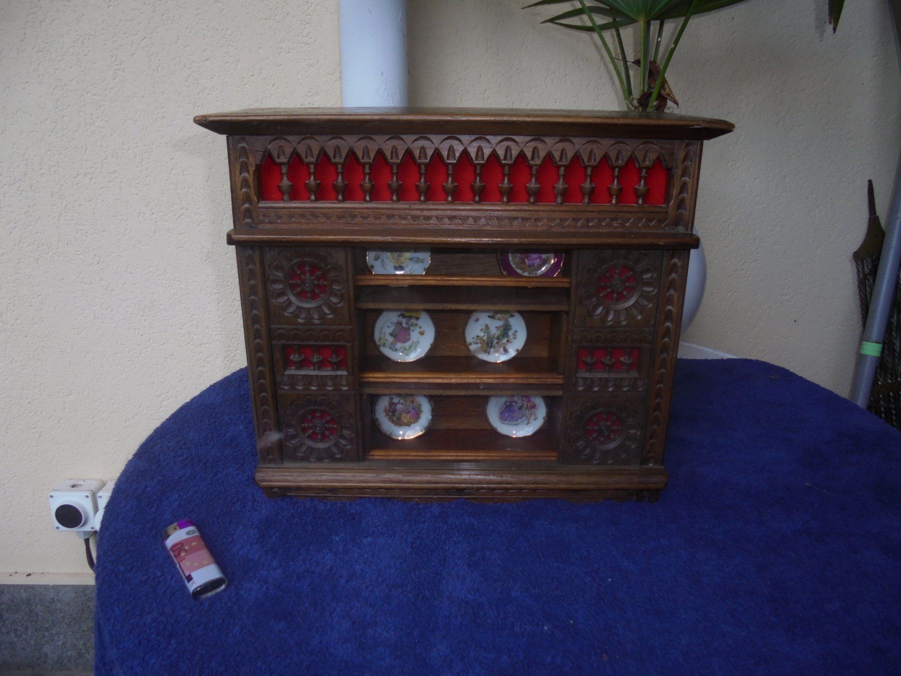 Vetrine: Antike Kindervitrine bretonisch, ca. 1940 – Usato da Camorino venduto da Hunpete
